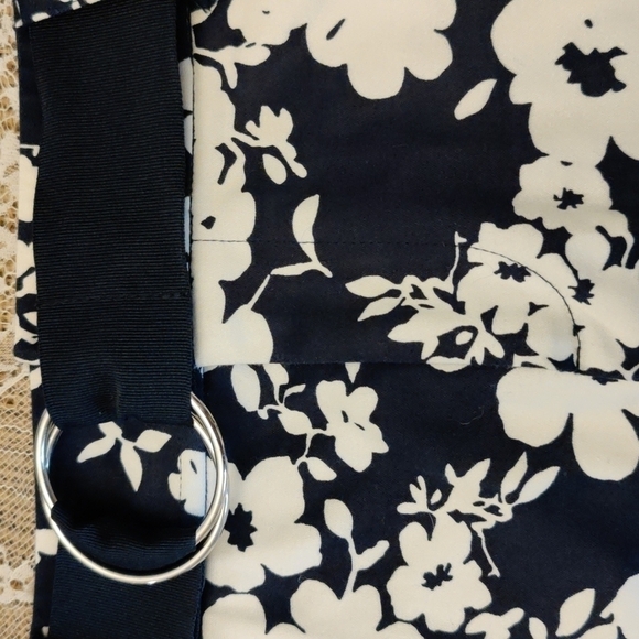 Chaps Short Skirt, Size 4P, Deep Navy & White, Perfect Like New - Picture 3 of 13